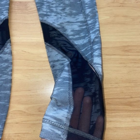 Size 6 Black and Grey Lululemon Leggings - Picture 3 of 5